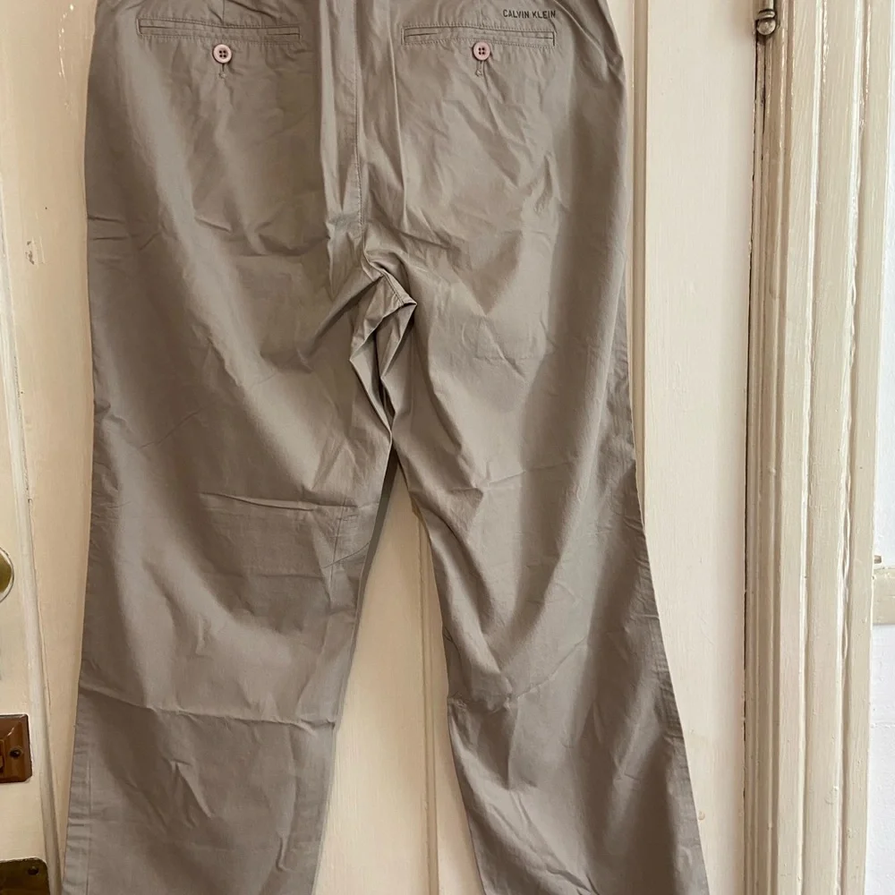 Calvin Klein men’s straight row cuffed new‎ pants 32-30